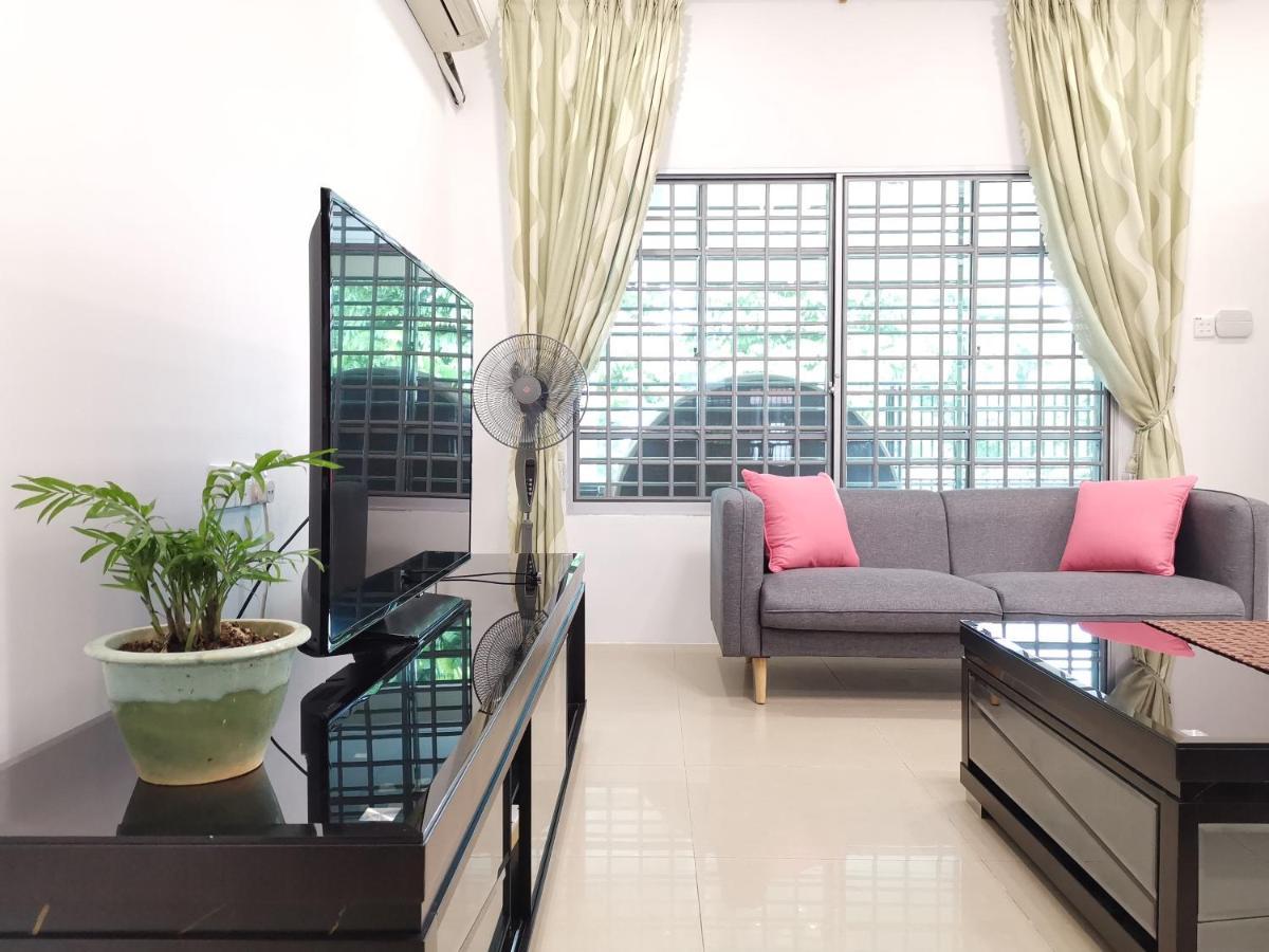 Nansang One Homestay 8Pax 4Rooms シブ エクステリア 写真